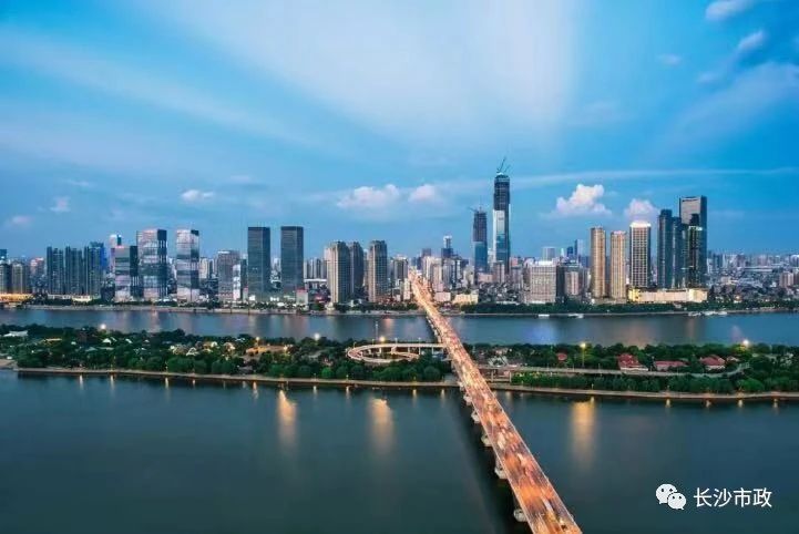 以城市，見未來；與城市，共成長